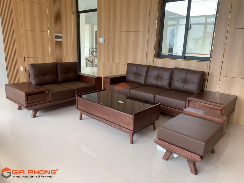 Bàn giao mẫu sofa gỗ cho khách hàng anh Hùng tại Điện Bàn.	