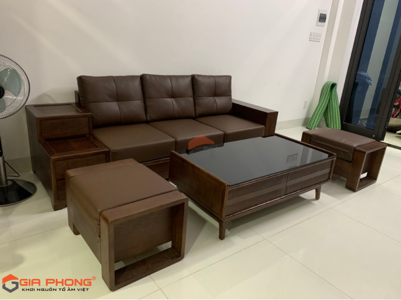 Bàn giao mẫu sofa gỗ cho khách hàng anh Hưng tại Liên Chiểu.	